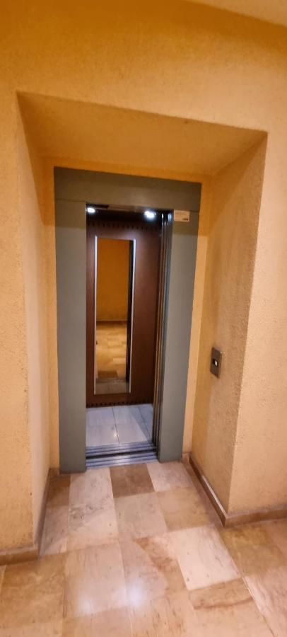Apartamento Chambre d'Hôtes sde, wc privé climatisé dans loft 80m2 Espace commun avec les habitants Salon et cuisine Tolón Exterior foto